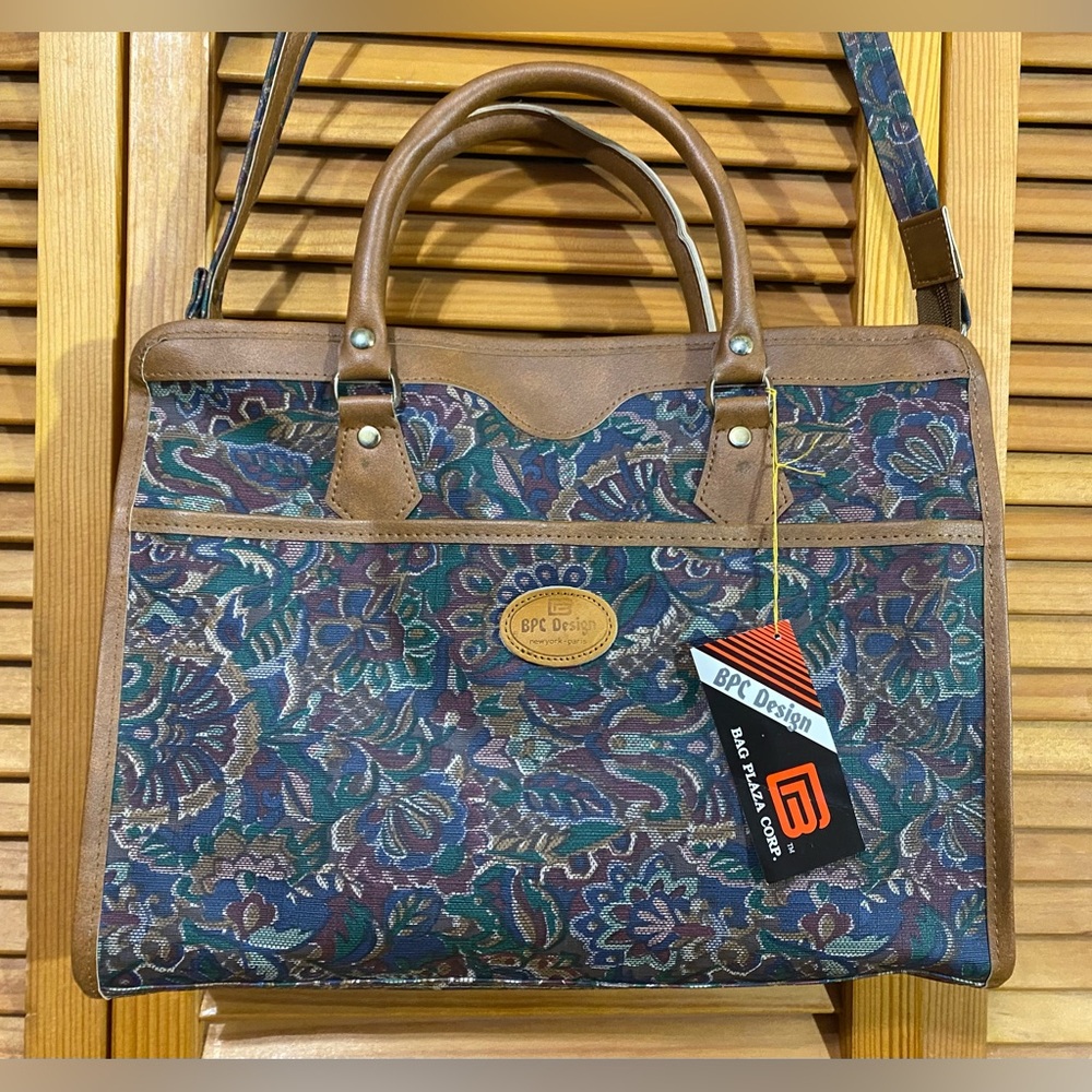 BPC Design: Bag Plaza Corp. crossbody purse
